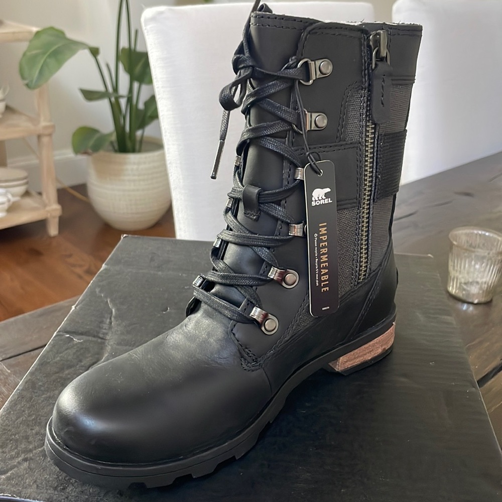 Brand new never used Sorel boots. Emelie conquest WP style.